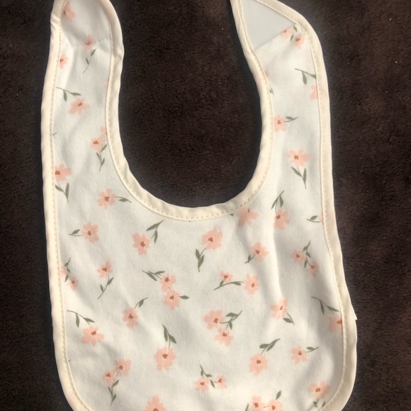 New 0-12 months assortment of baby items - Picture 16 of 16